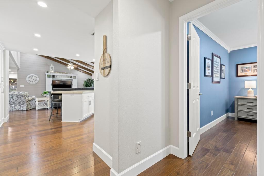 734 Mariner Loop