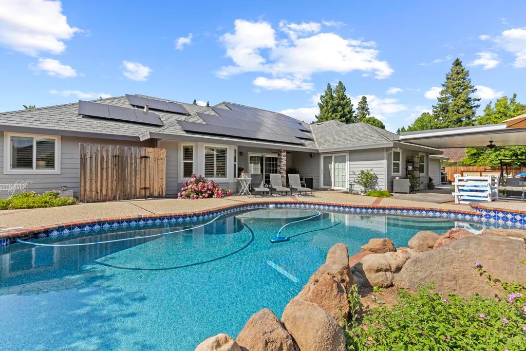 734 Mariner Loop