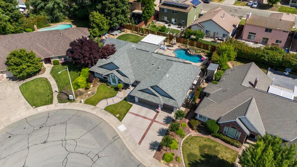 734 Mariner Loop