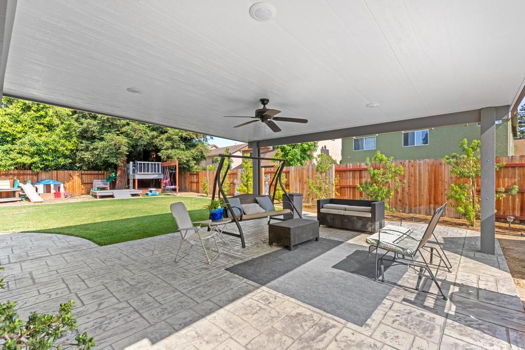 734 Mariner Loop