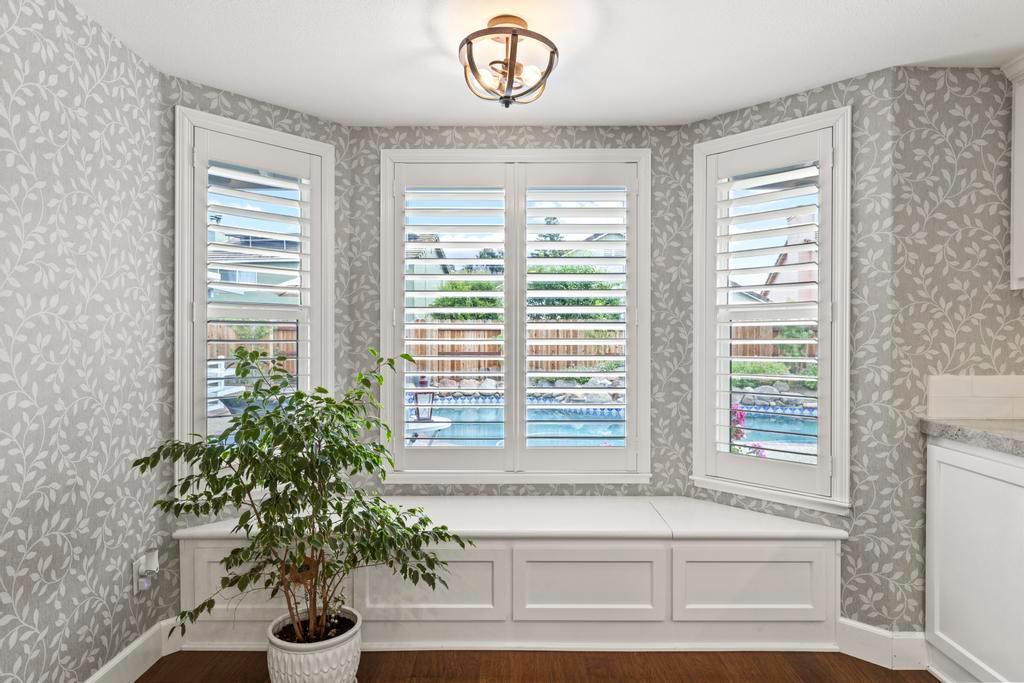 734 Mariner Loop