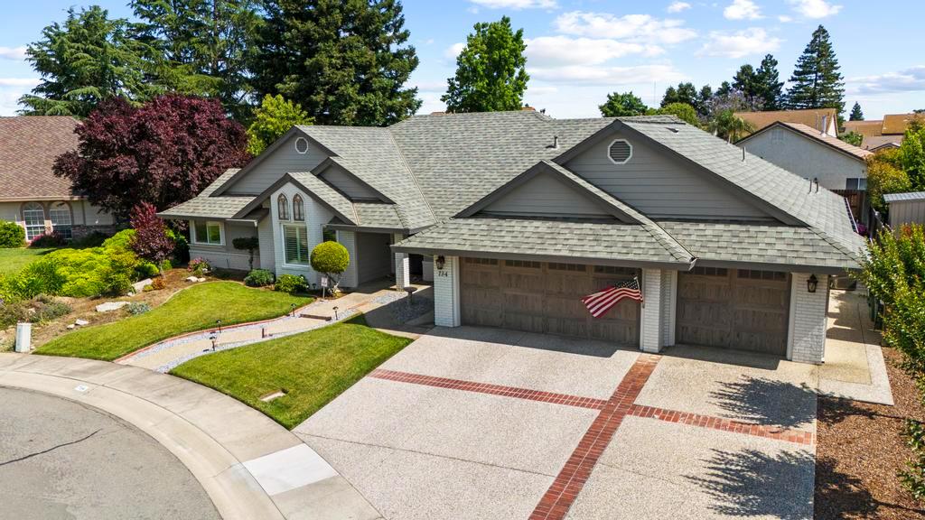 734 Mariner Loop