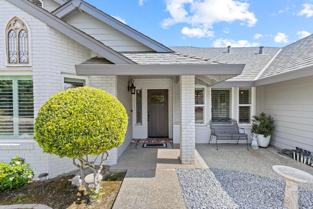 734 Mariner Loop