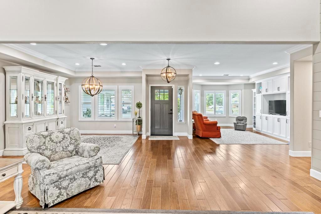 734 Mariner Loop