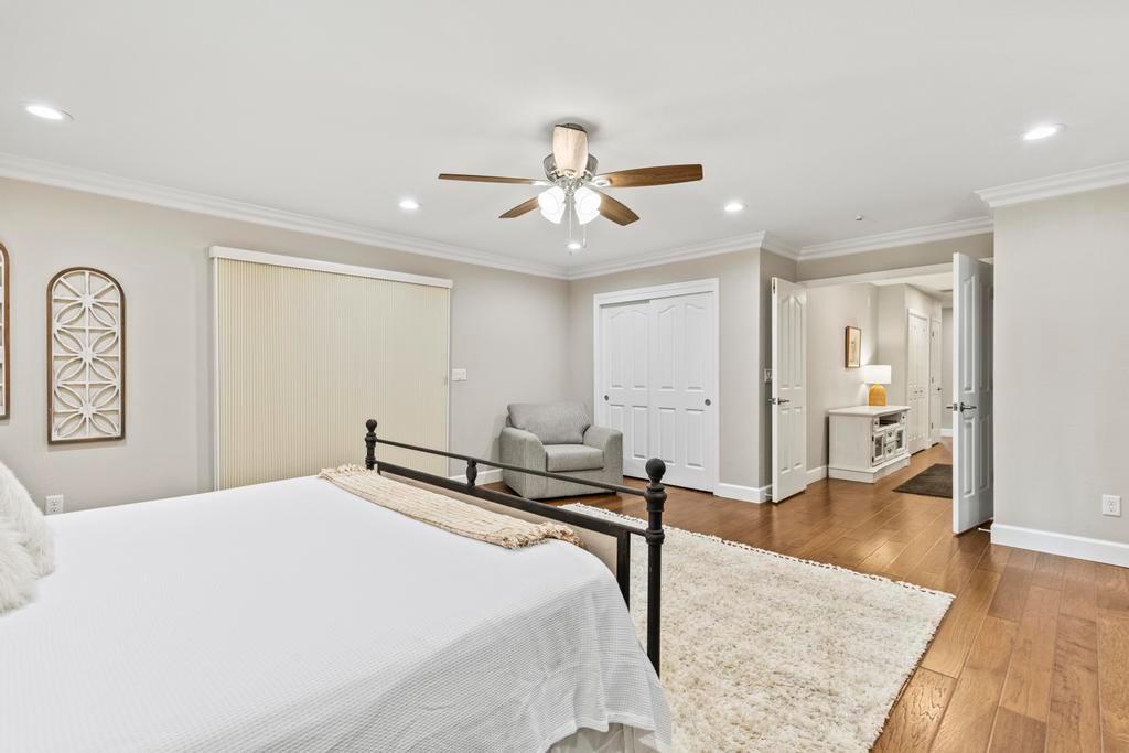 734 Mariner Loop