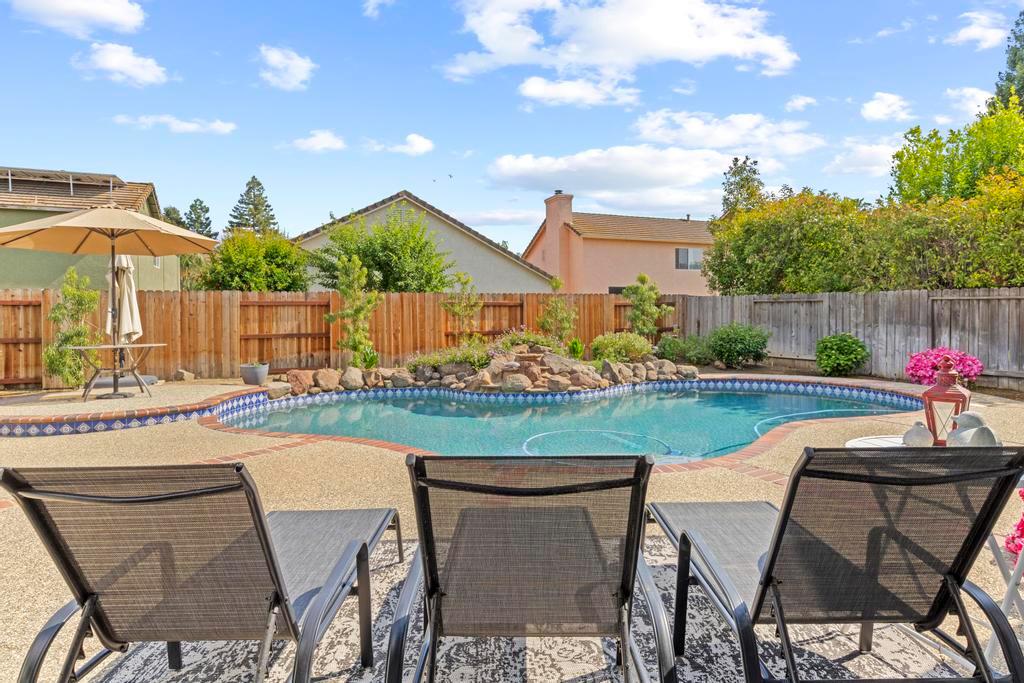 734 Mariner Loop