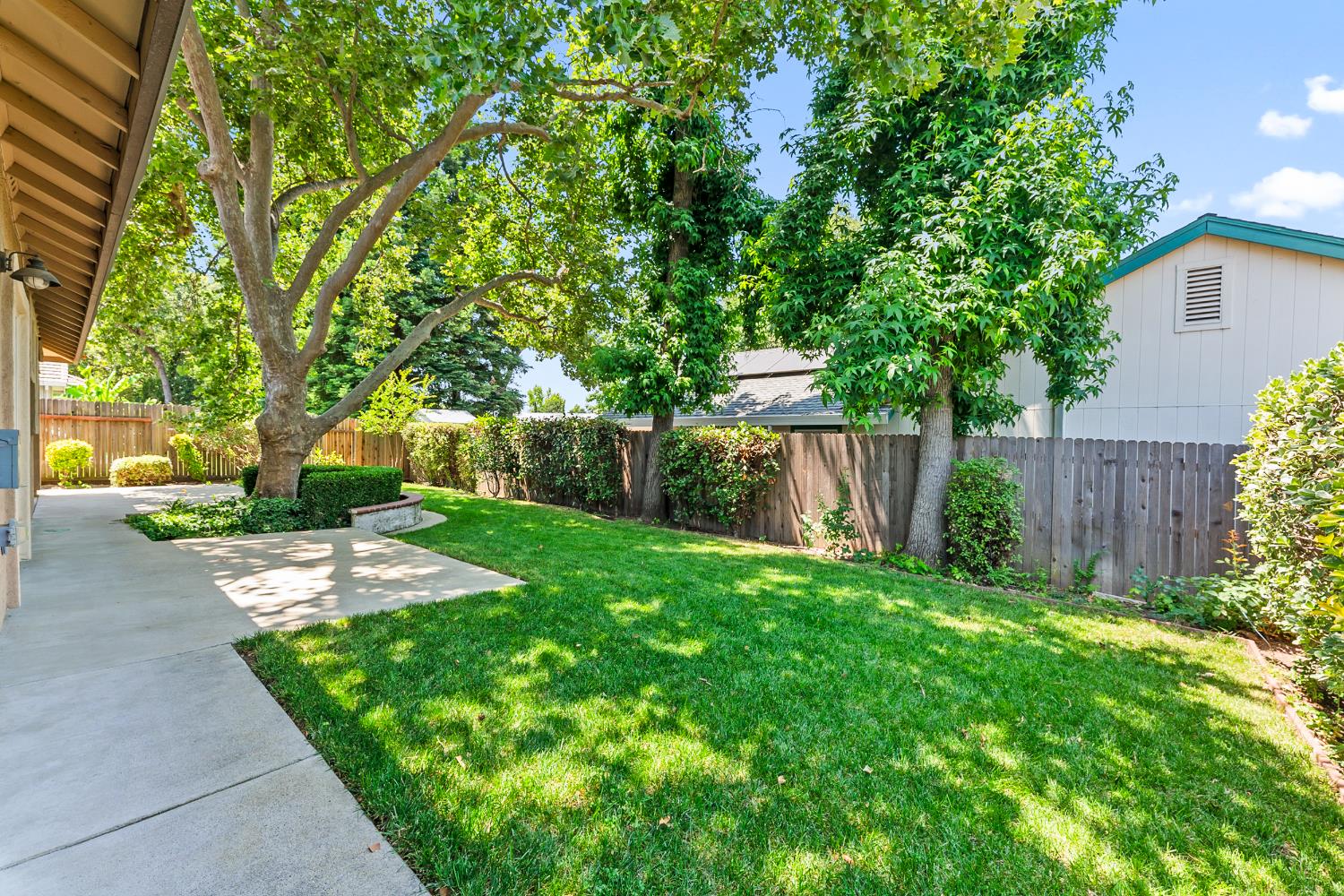 4008 Hunter Oaks Lane