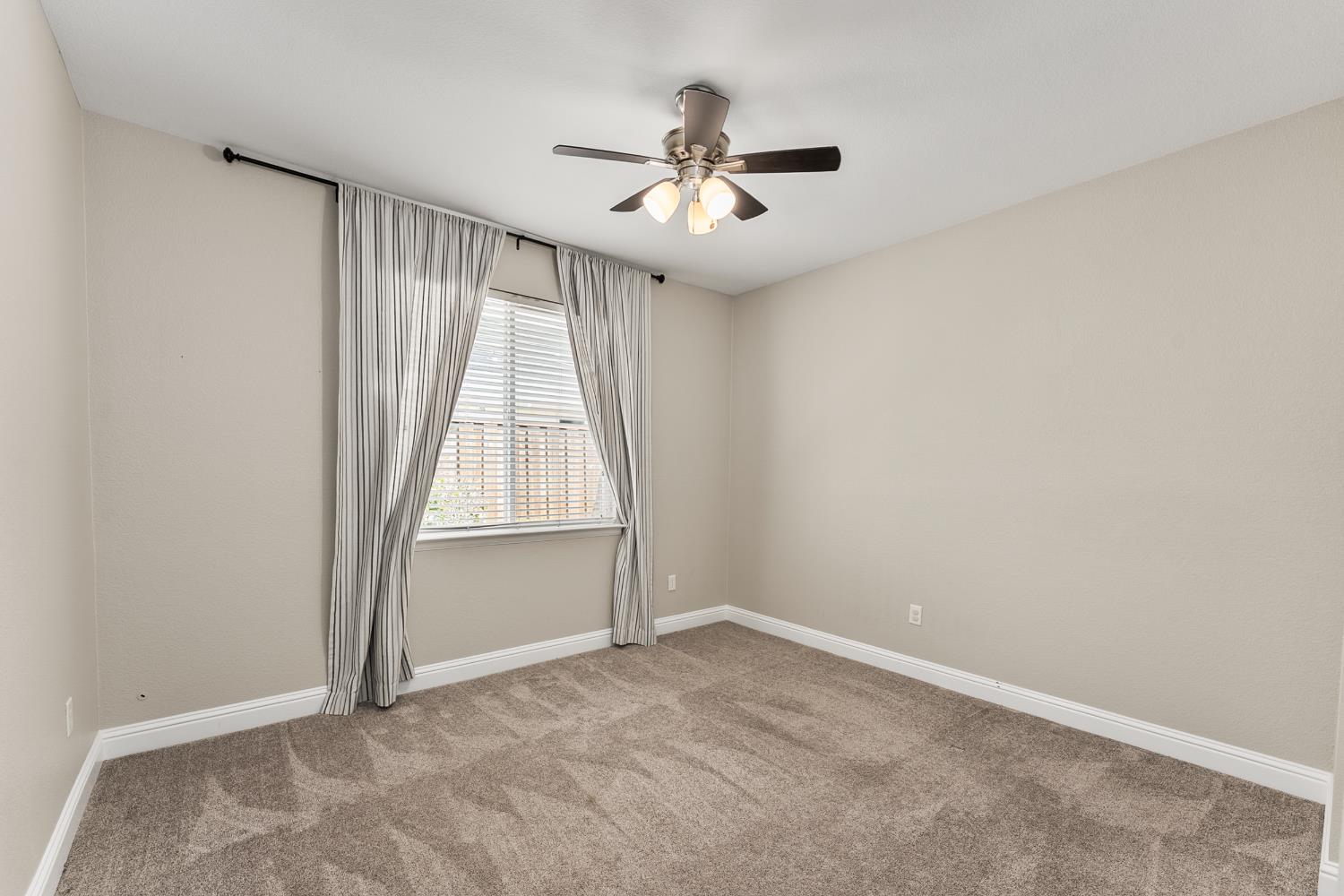 4008 Hunter Oaks Lane