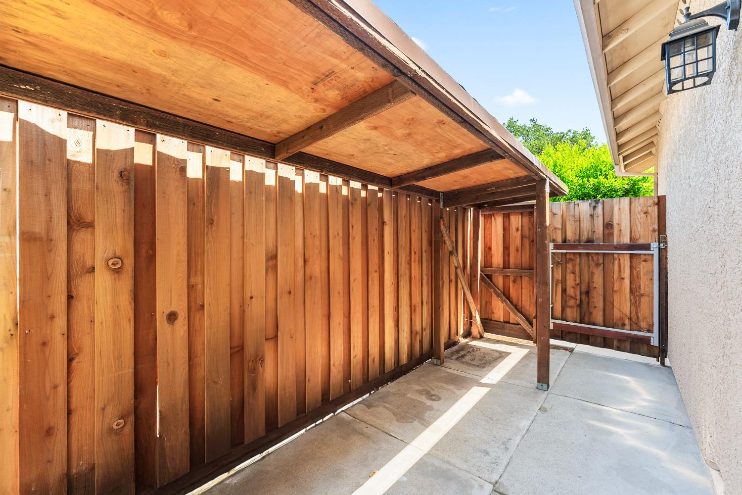 4008 Hunter Oaks Lane