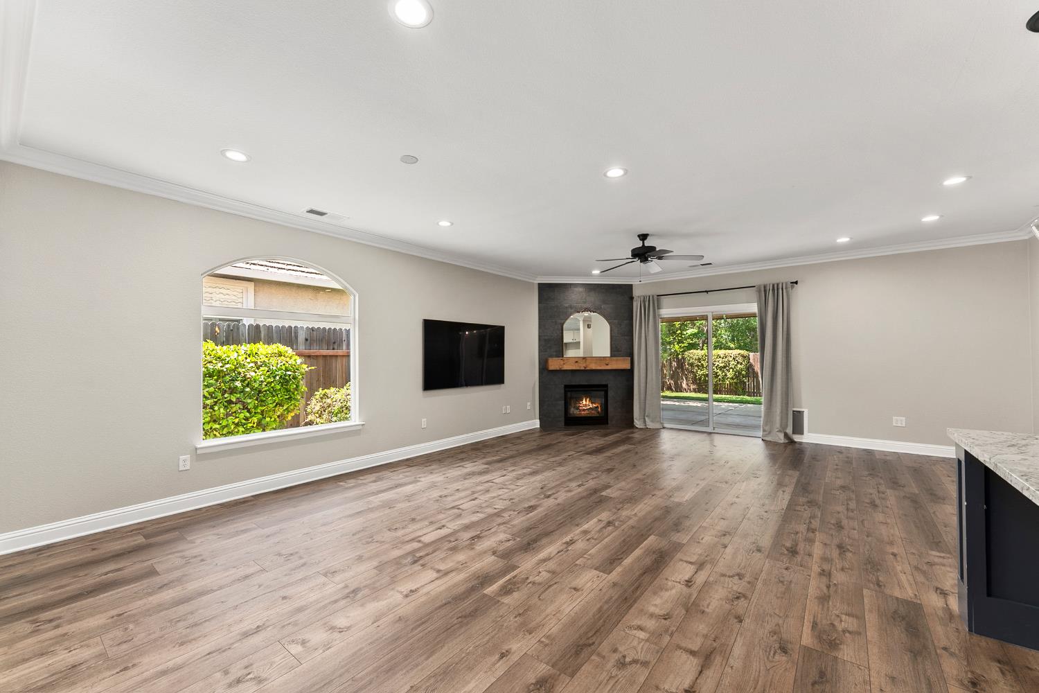 4008 Hunter Oaks Lane