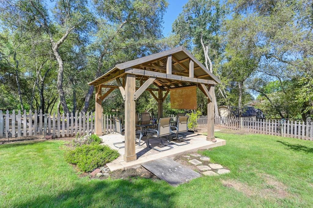 6222 Lou Court