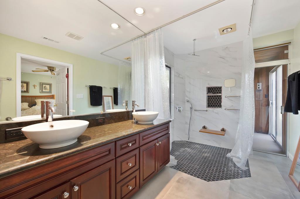 6222 Lou Court