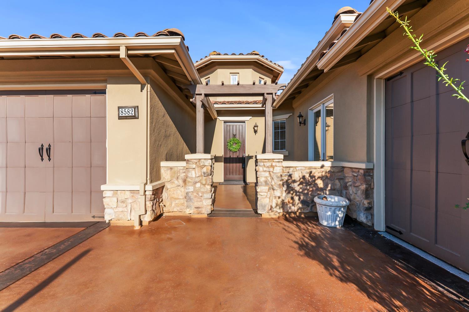 8582 Las Brisas Circle
