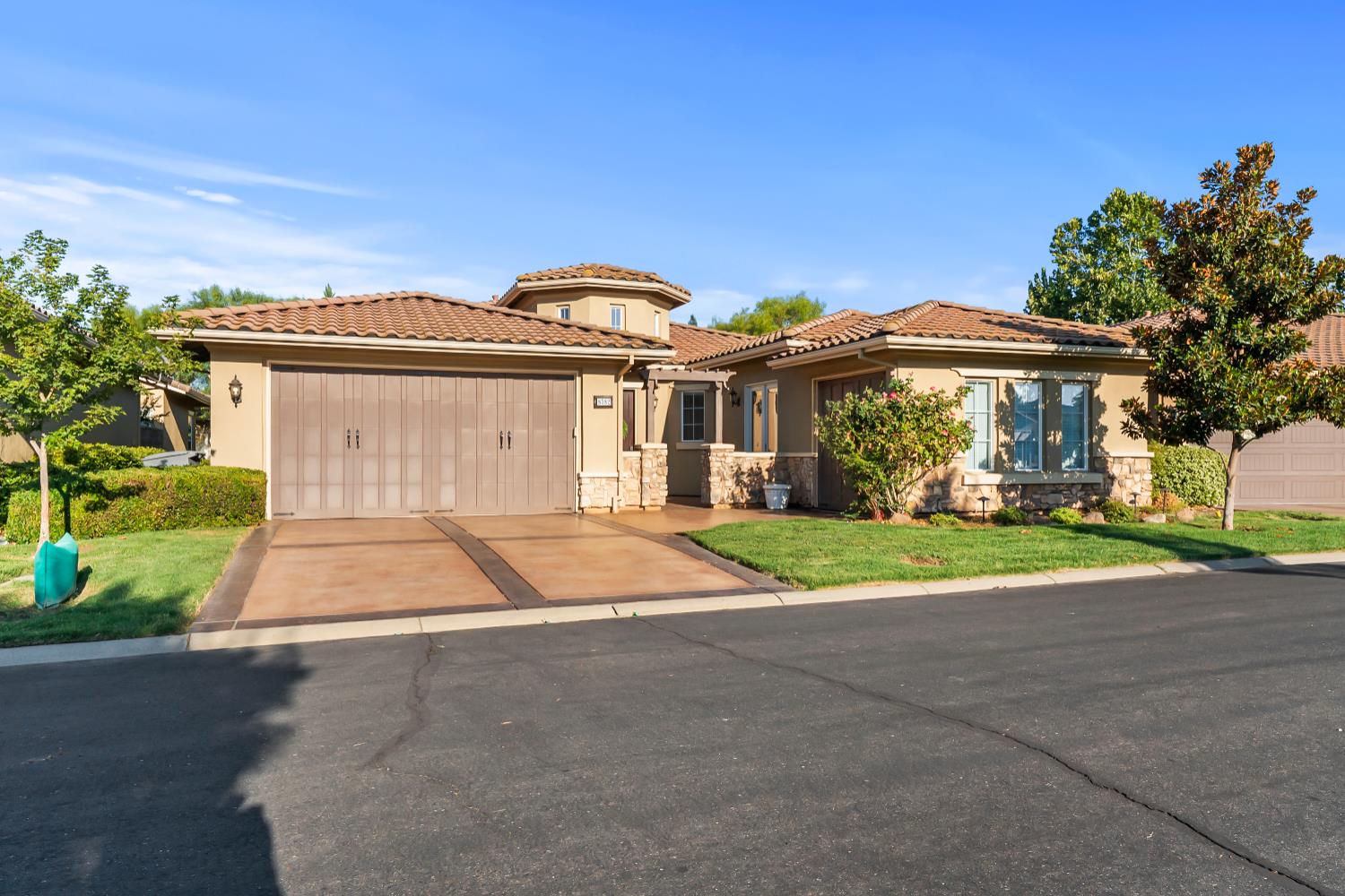 8582 Las Brisas Circle