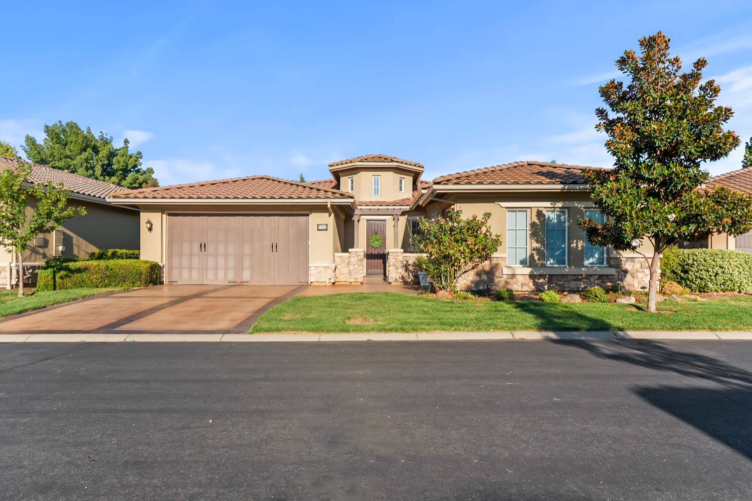8582 Las Brisas Circle