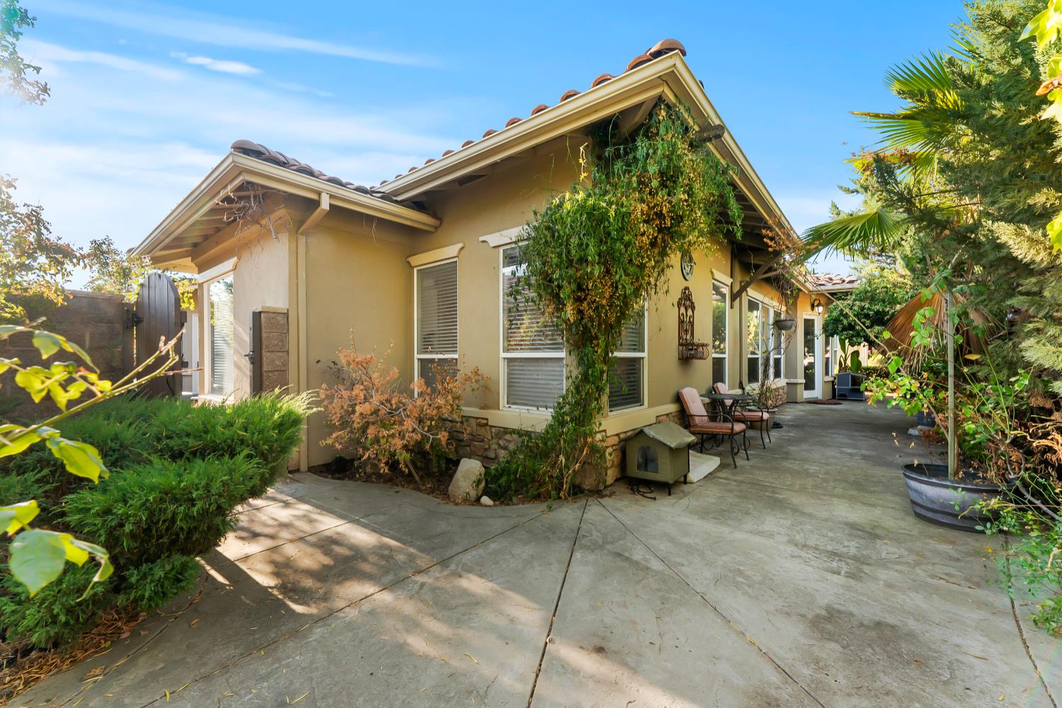 8582 Las Brisas Circle