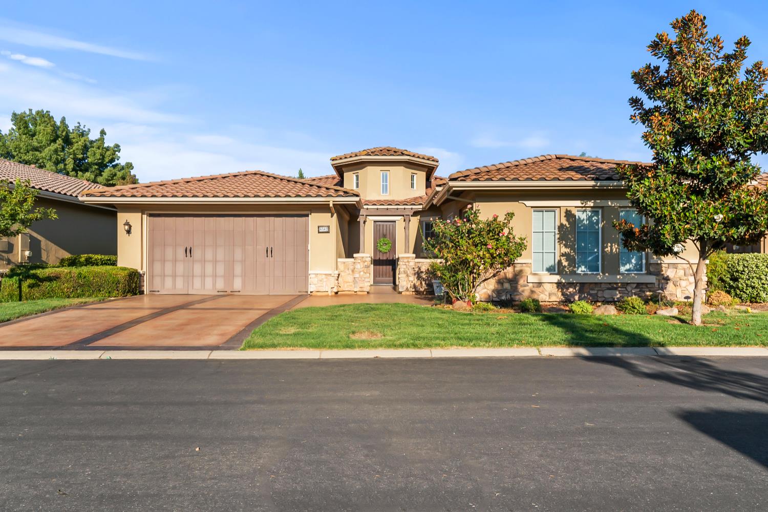8582 Las Brisas Circle