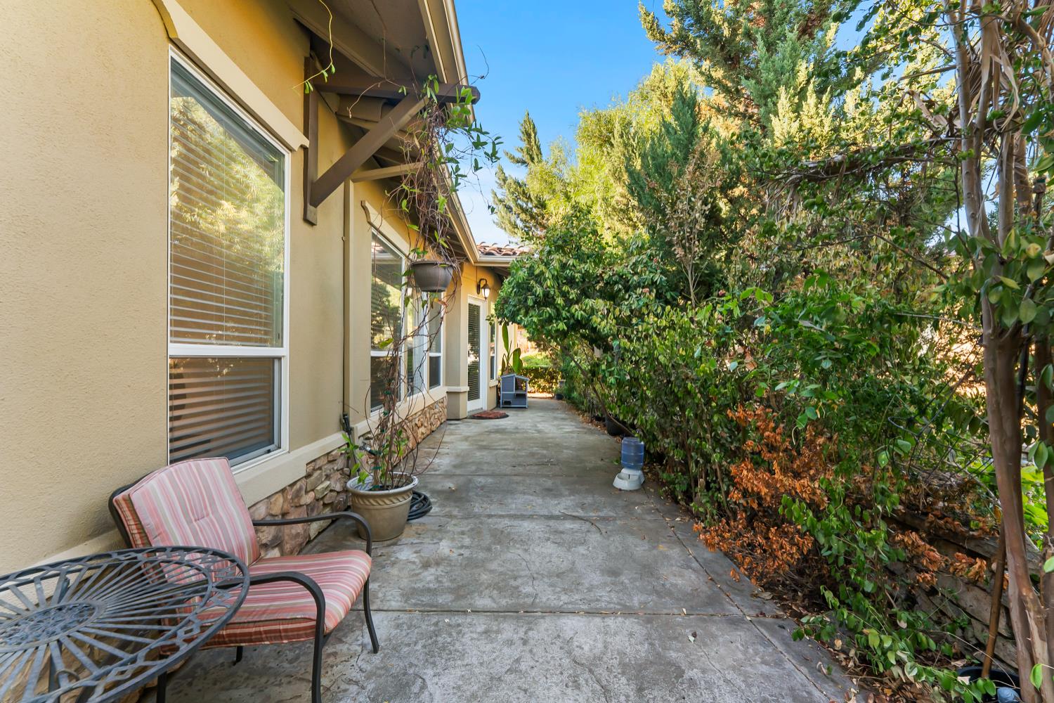 8582 Las Brisas Circle