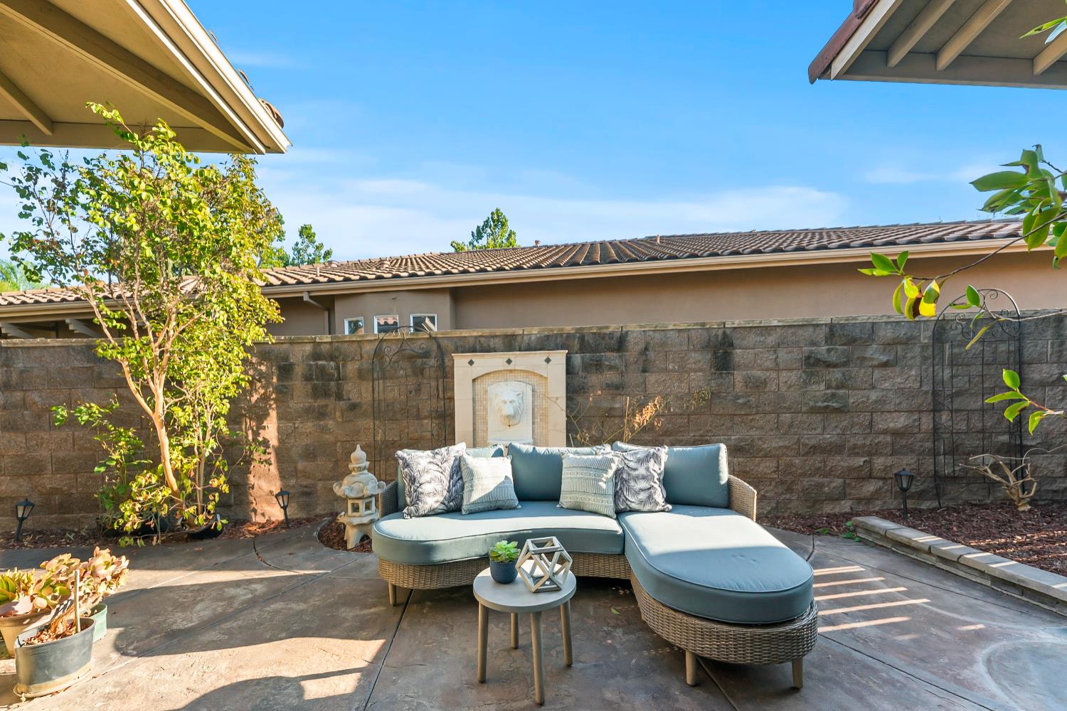 8582 Las Brisas Circle