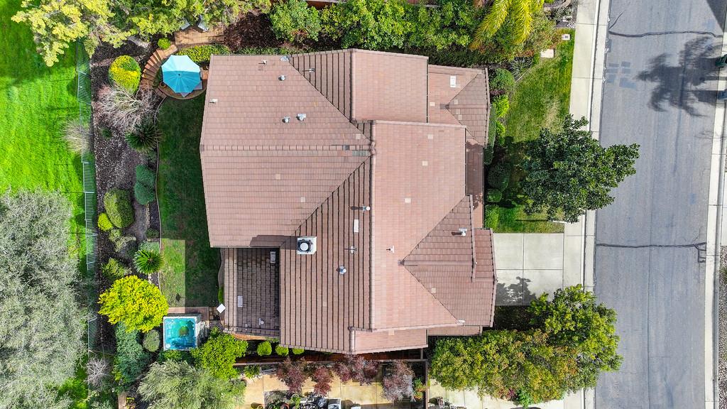 2208 Raintree Court