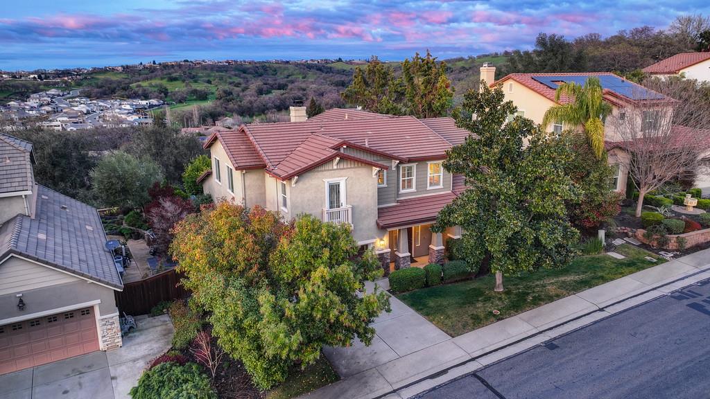 2208 Raintree Court