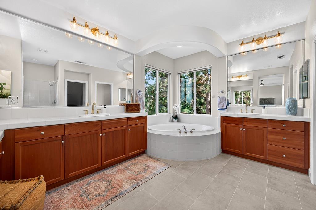 2208 Raintree Court