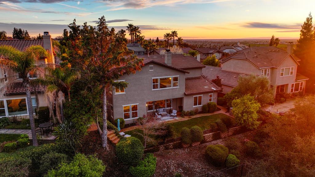 2208 Raintree Court