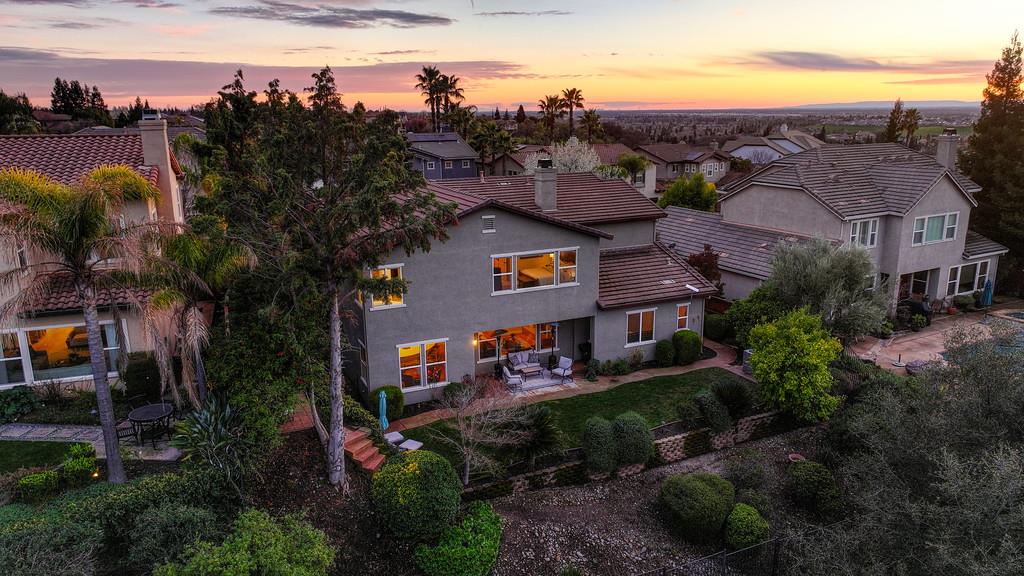 2208 Raintree Court