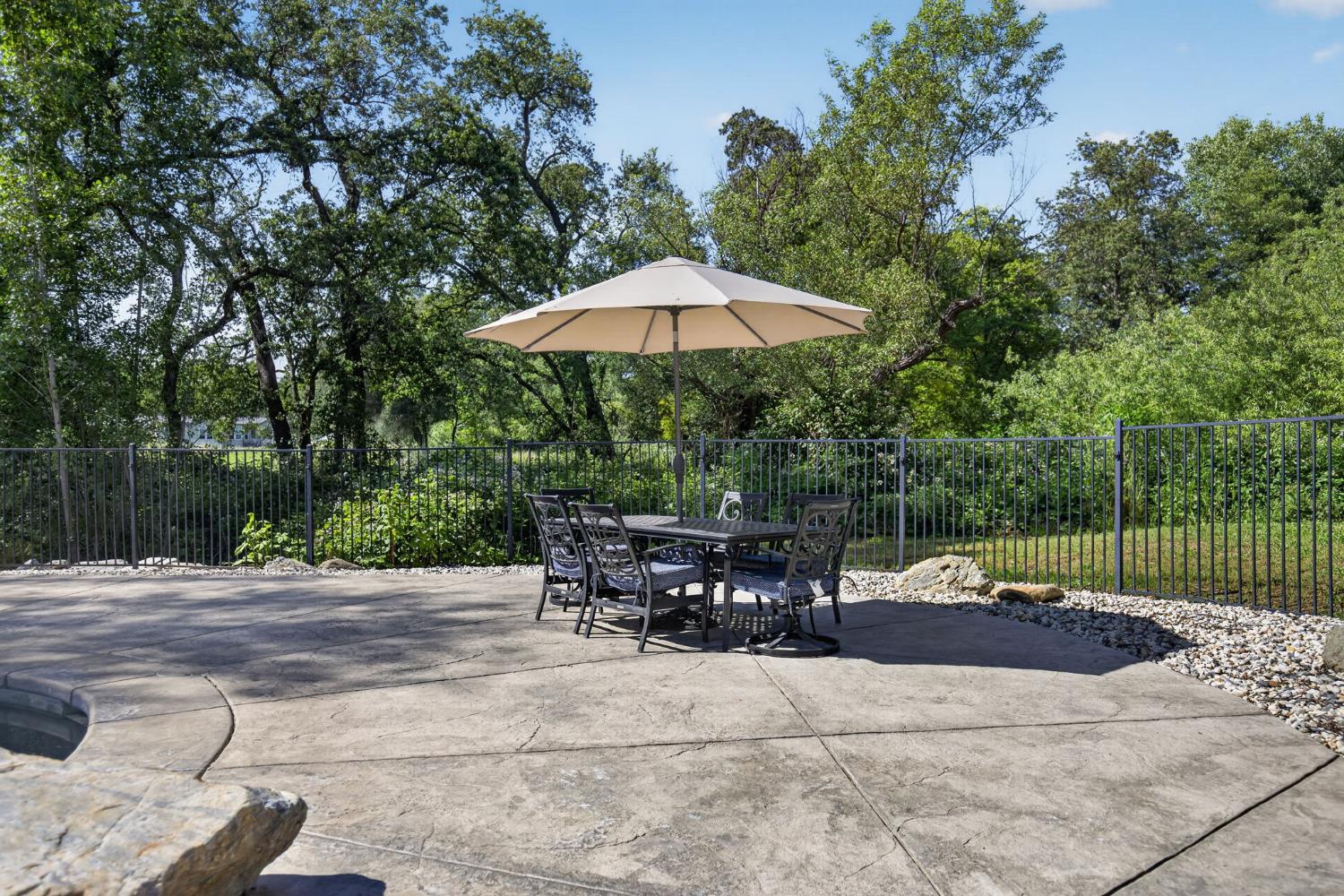 6417 Colwell Road