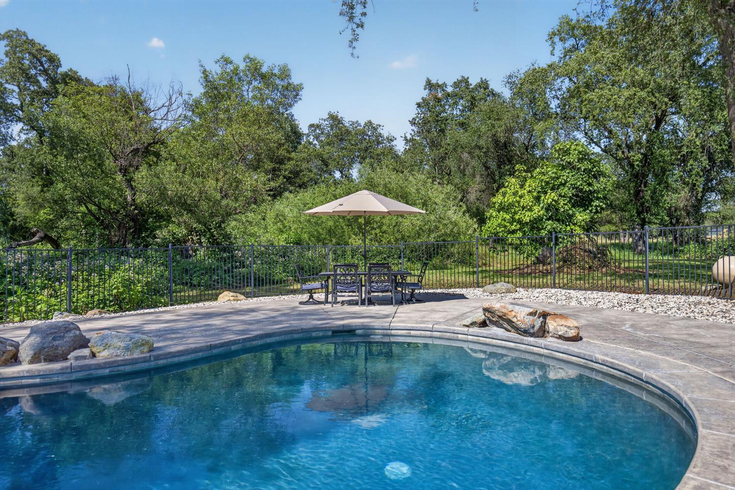 6417 Colwell Road