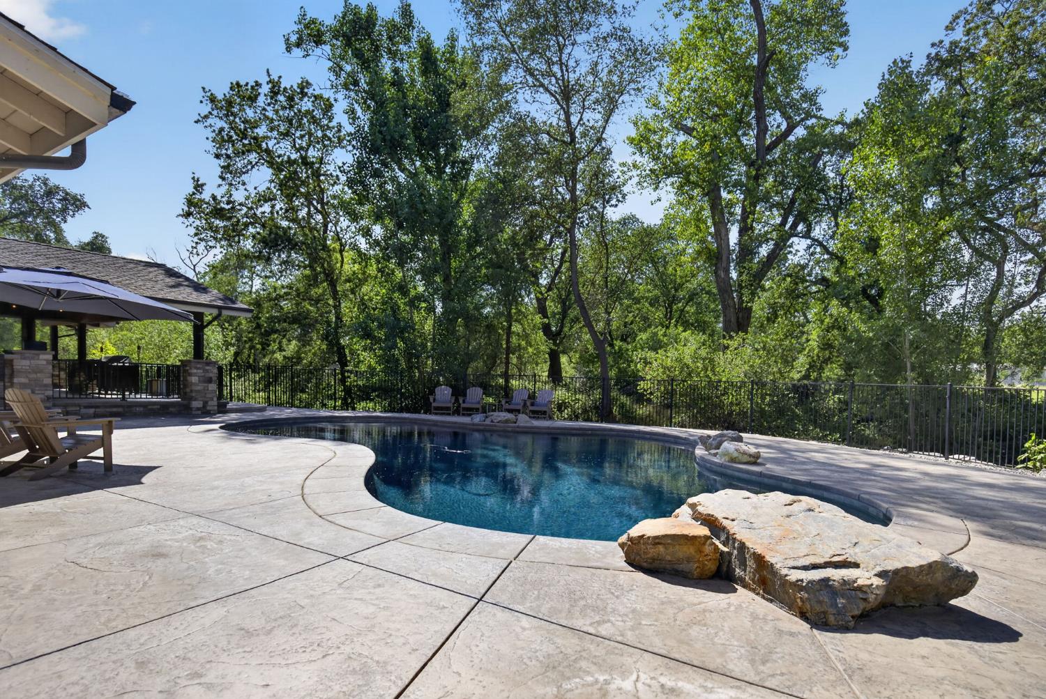 6417 Colwell Road