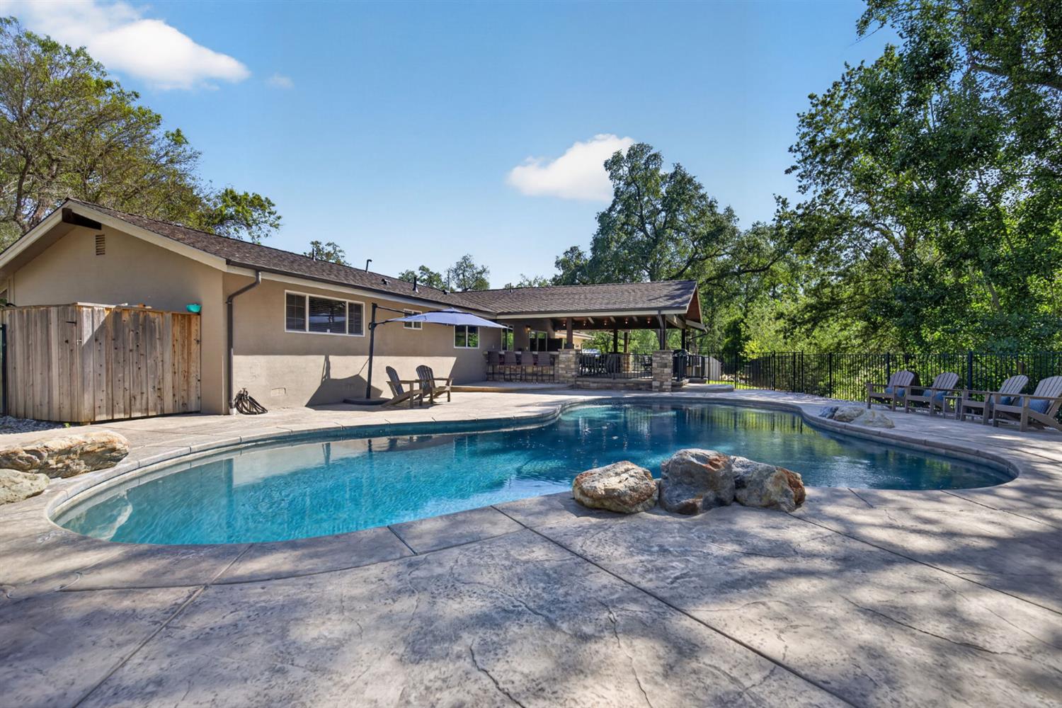 6417 Colwell Road