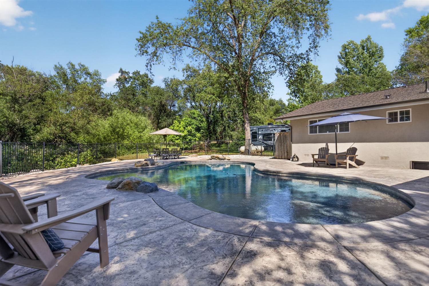 6417 Colwell Road