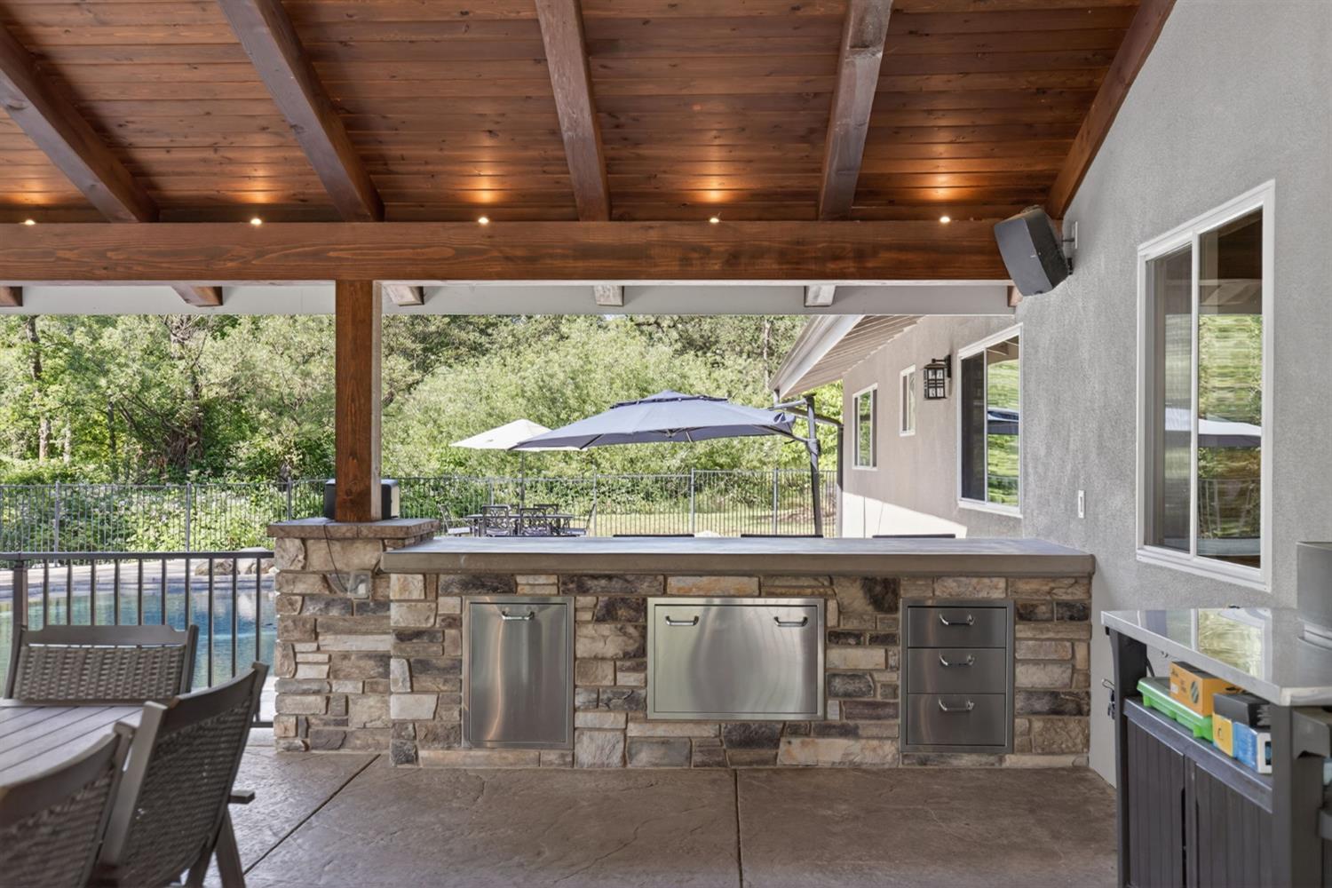 6417 Colwell Road