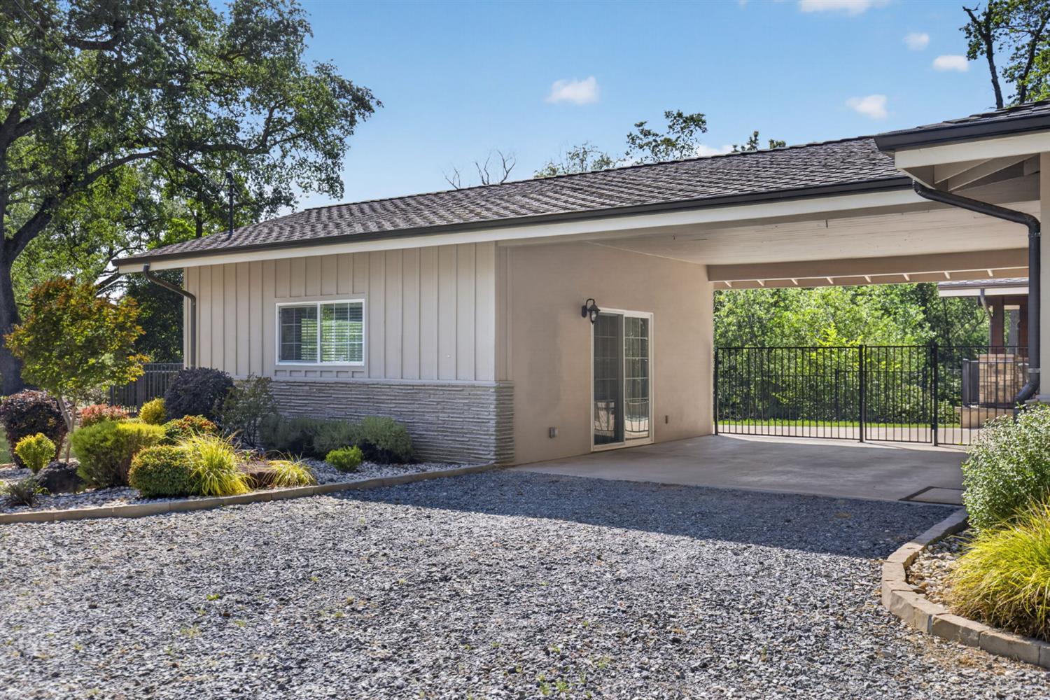 6417 Colwell Road