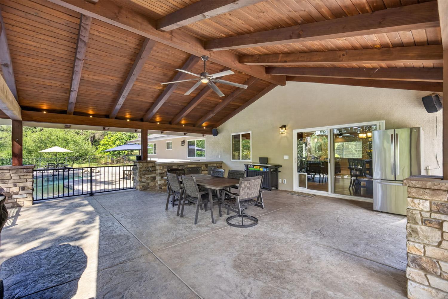 6417 Colwell Road