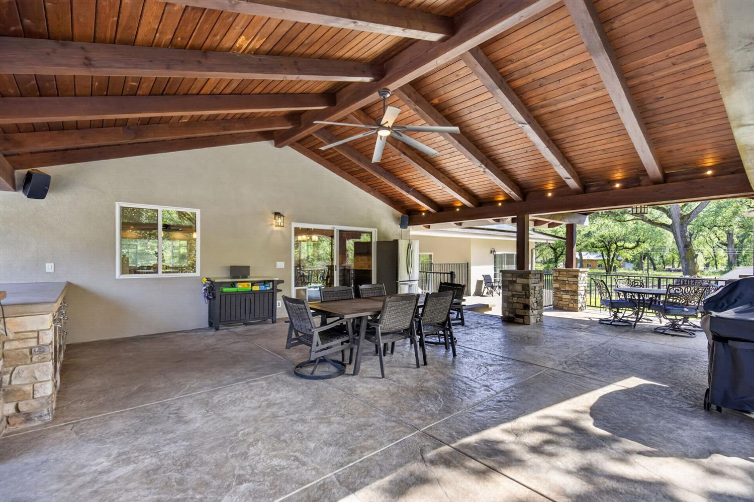 6417 Colwell Road