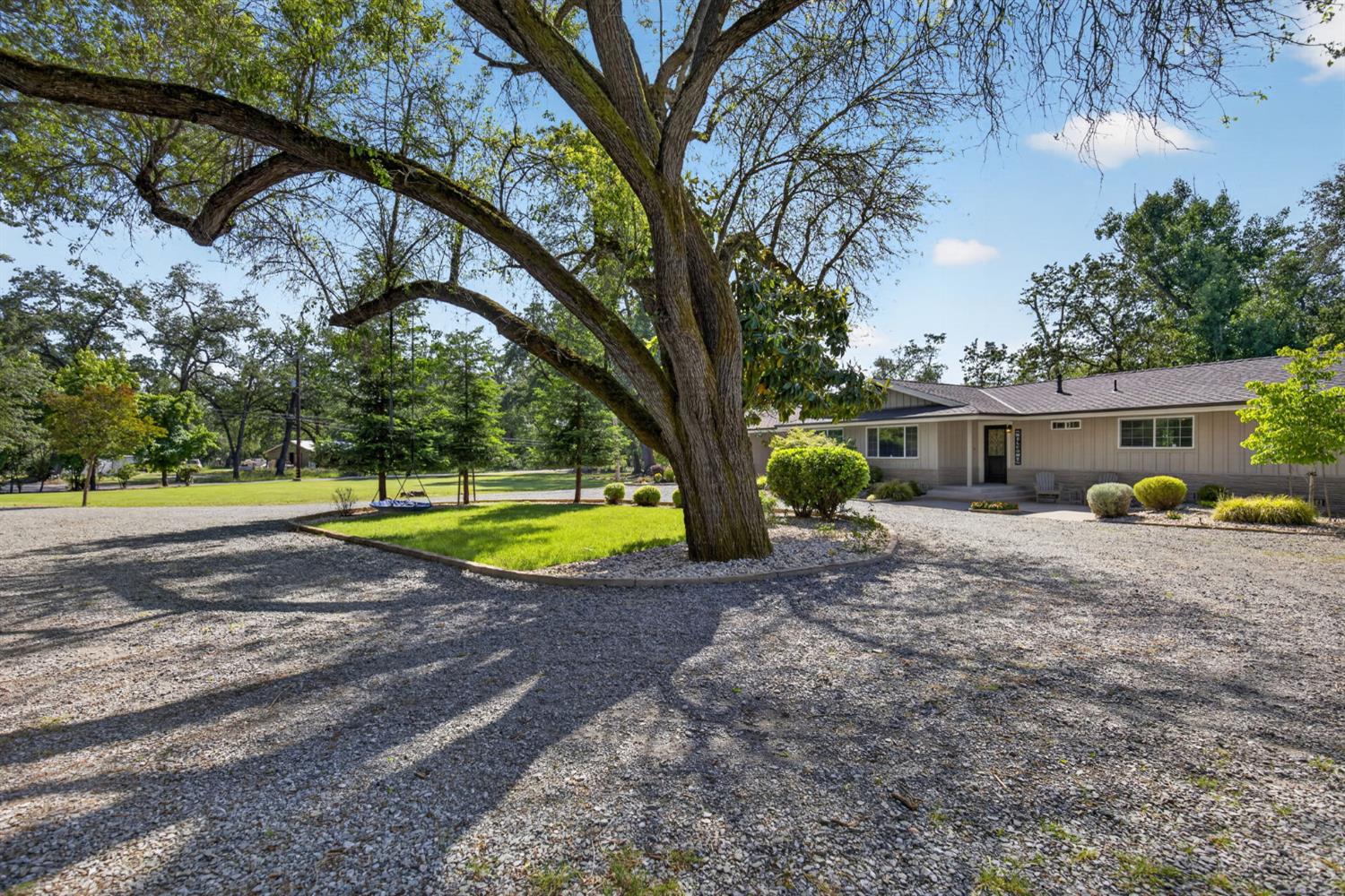 6417 Colwell Road