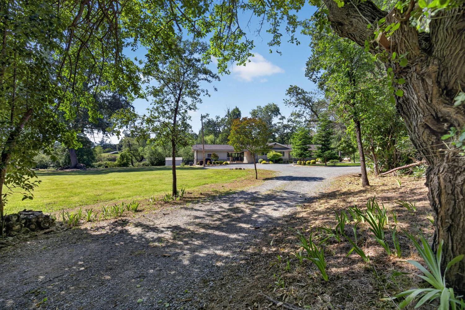 6417 Colwell Road