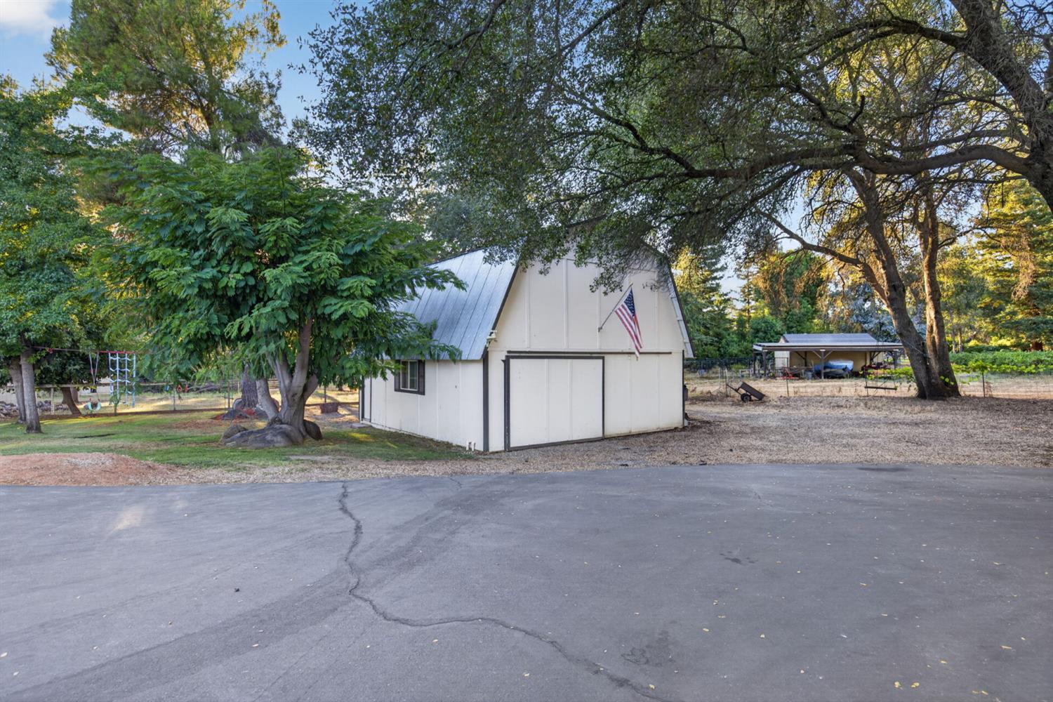 3252 Old Orchard Lane