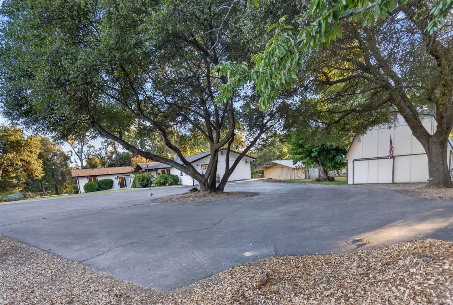 3252 Old Orchard Lane