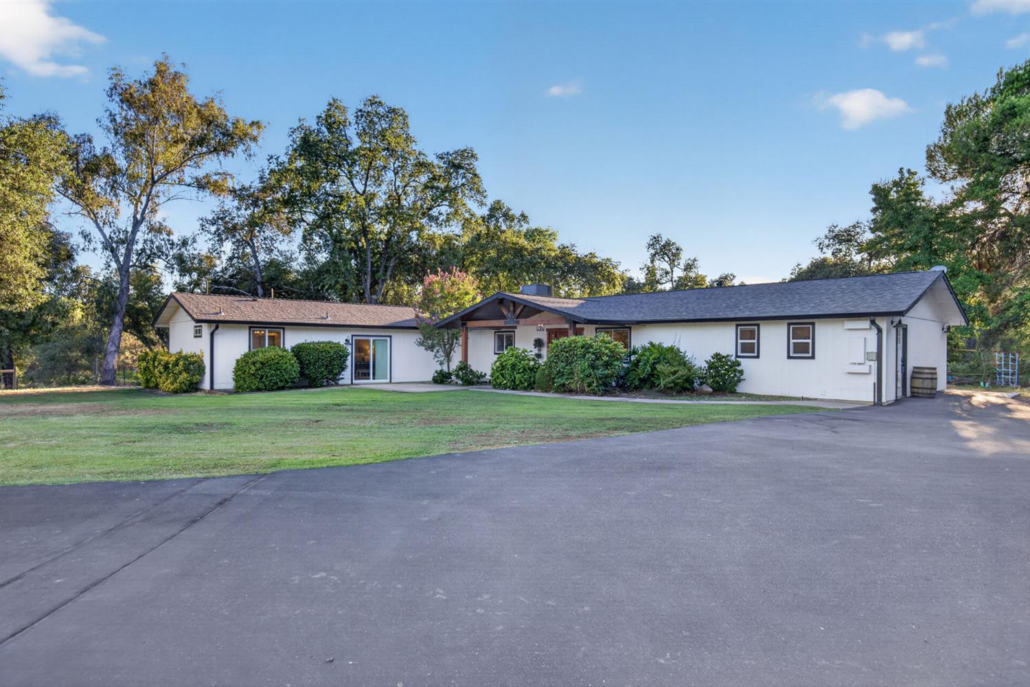 3252 Old Orchard Lane