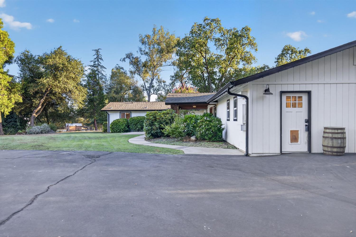 3252 Old Orchard Lane
