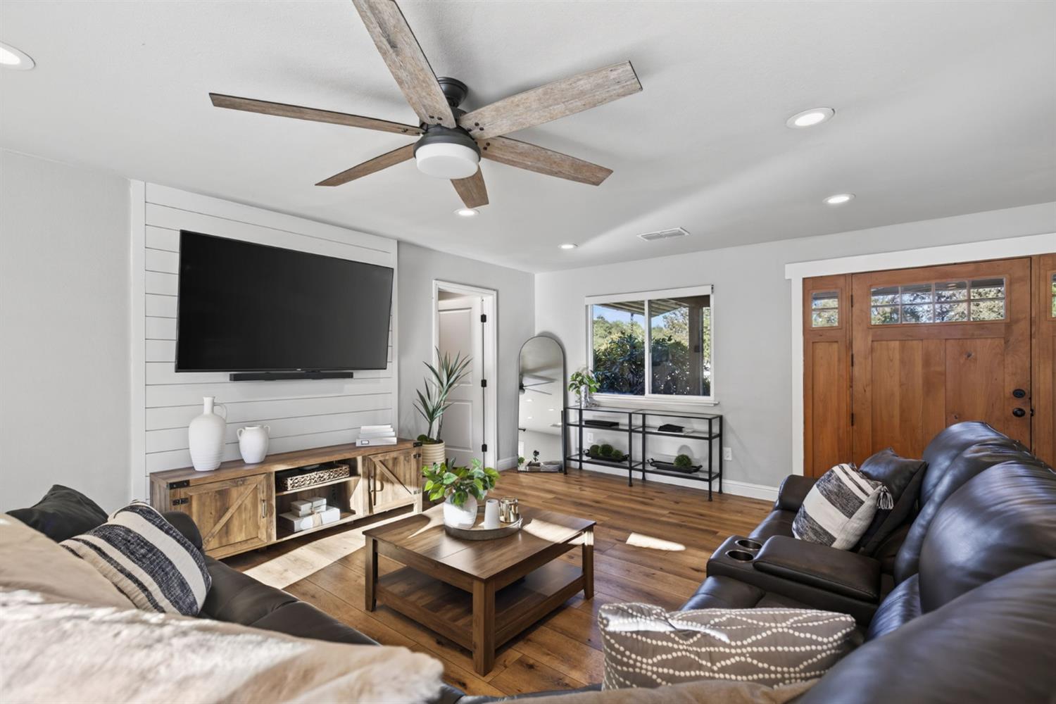 3252 Old Orchard Lane