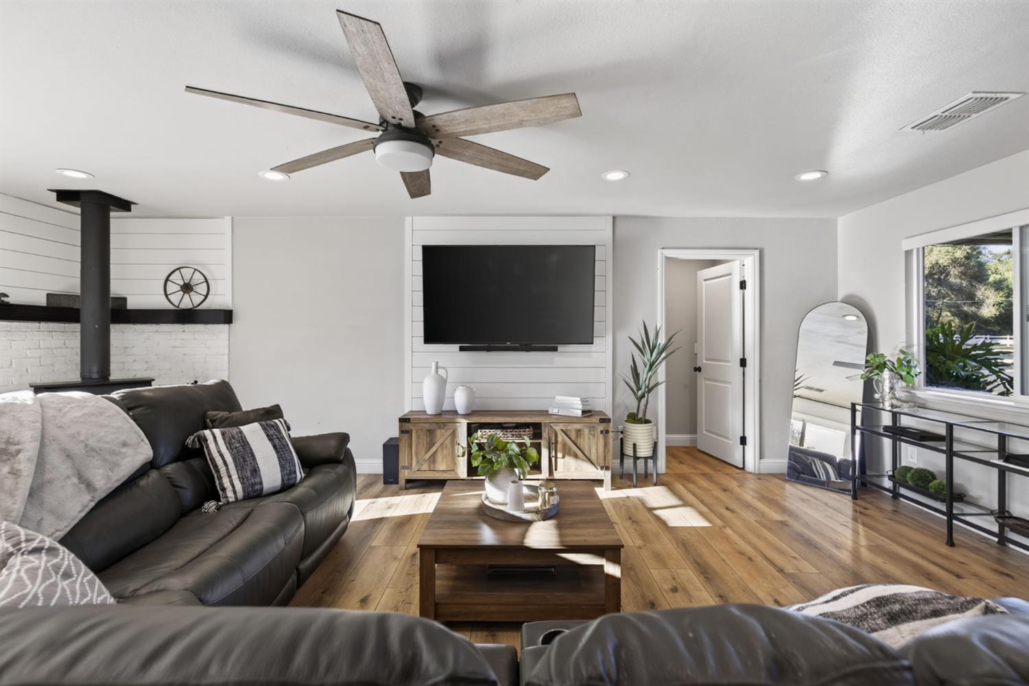3252 Old Orchard Lane