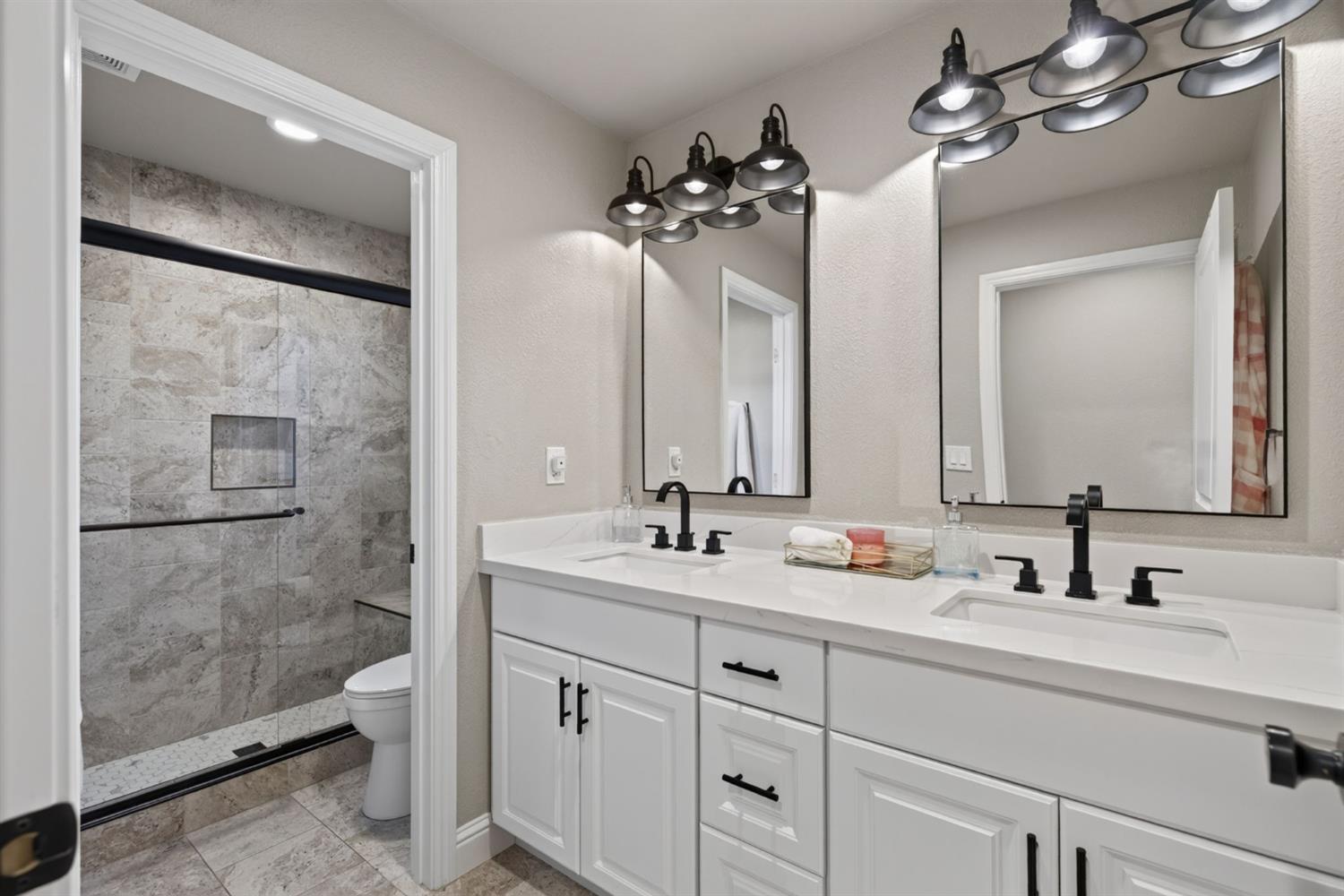 3252 Old Orchard Lane