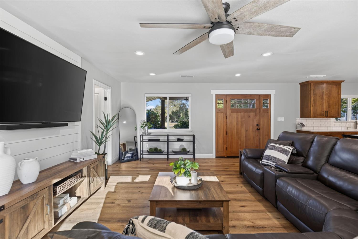 3252 Old Orchard Lane