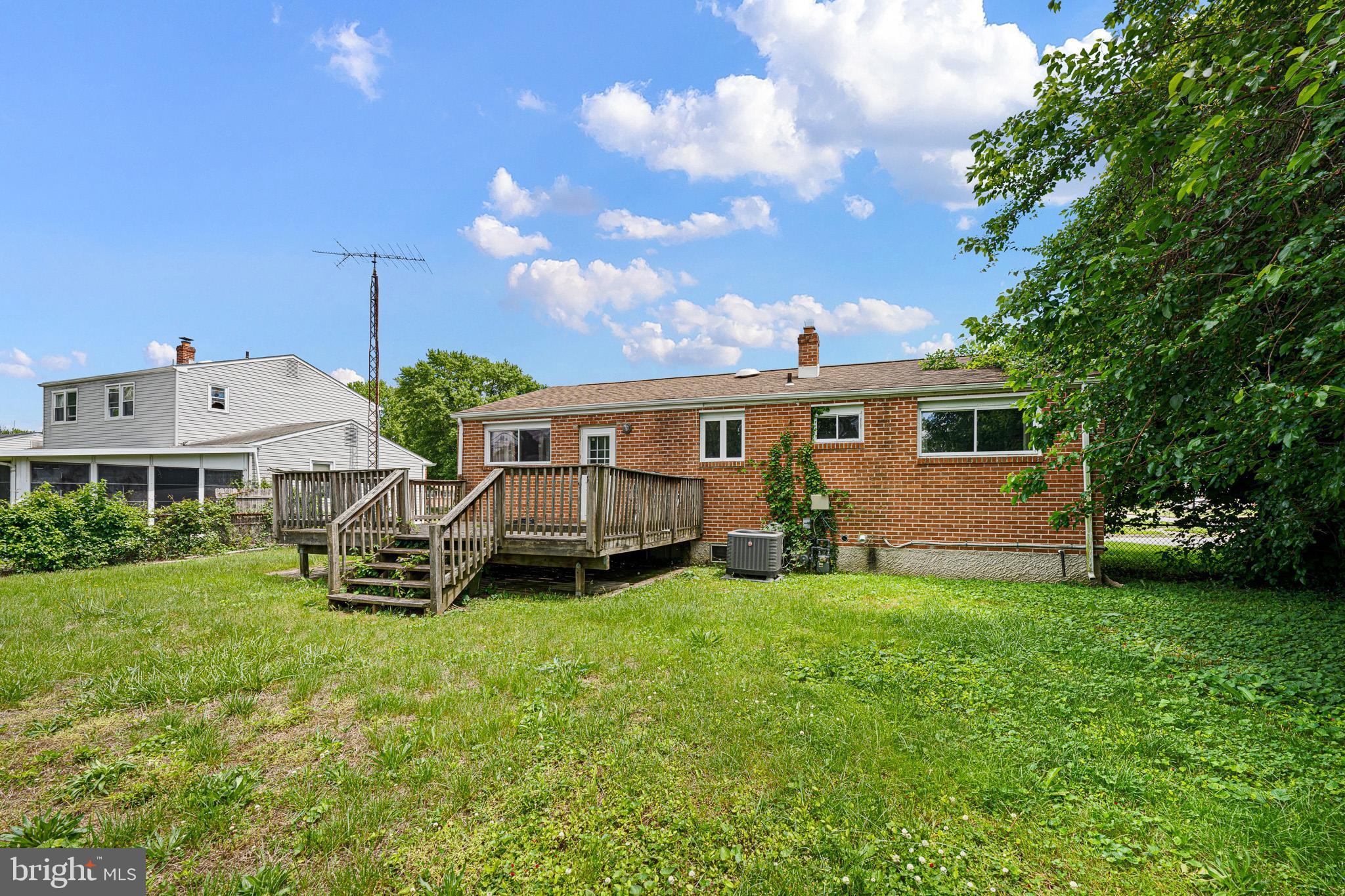 1221 GARFIELD DRIVE