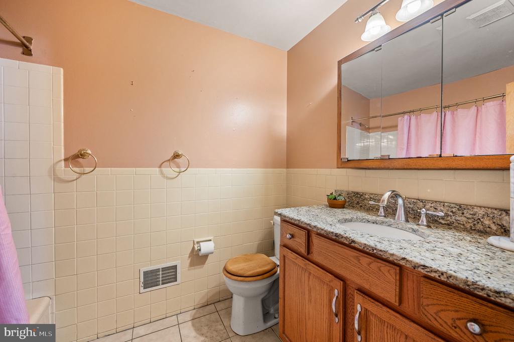 2107 Westminster Dr
