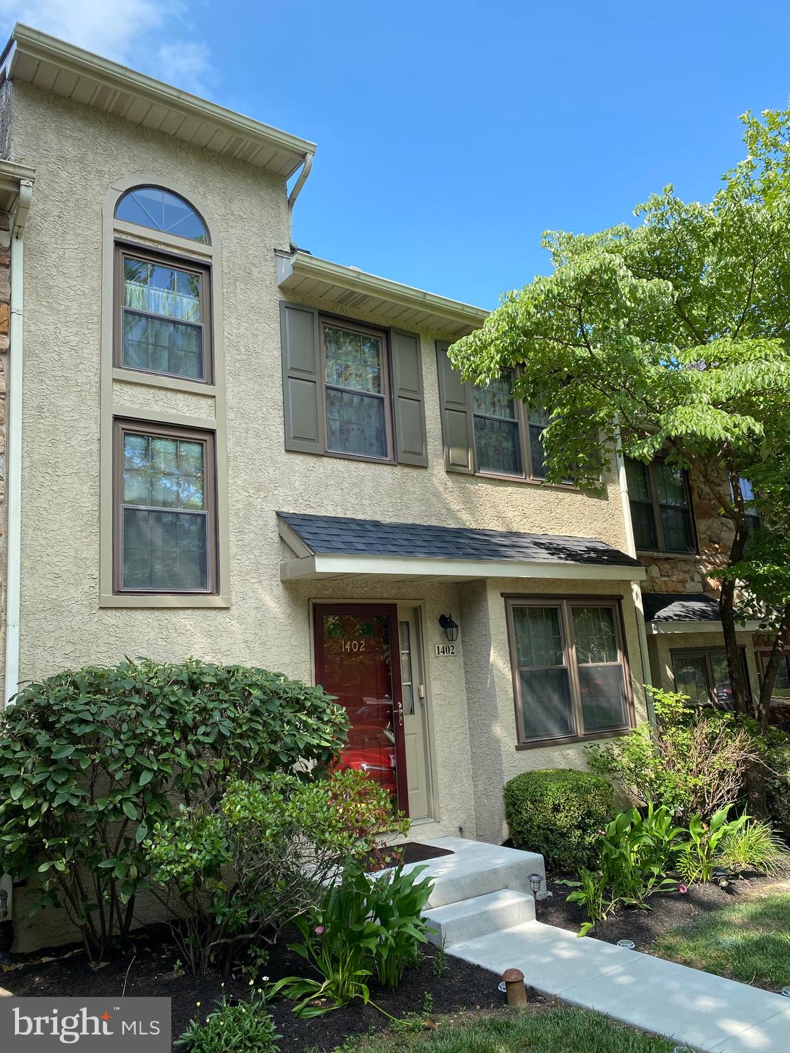 1402 Redwood Ct #57